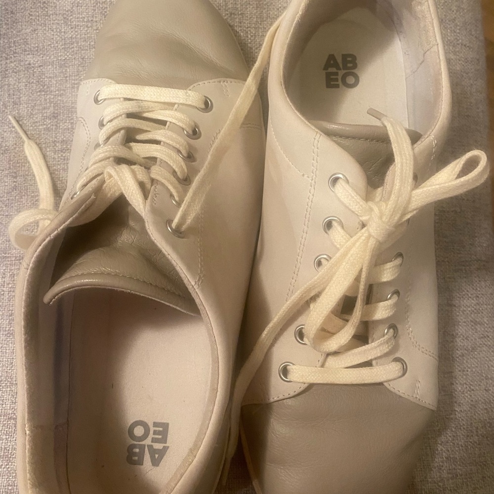 Abeo “Encore” Women's 2-tone leather Sneakers